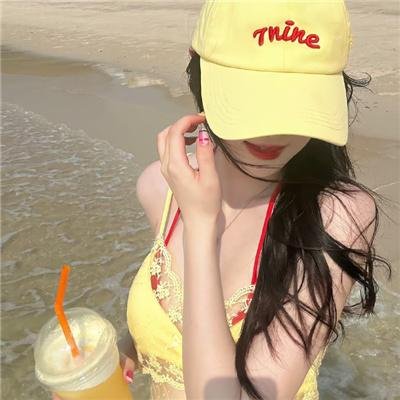 年轻女孩爱过来